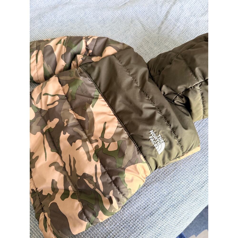 The North Face Reversible Mount Chimbo Hooded Jacket - Picture 6 of 10